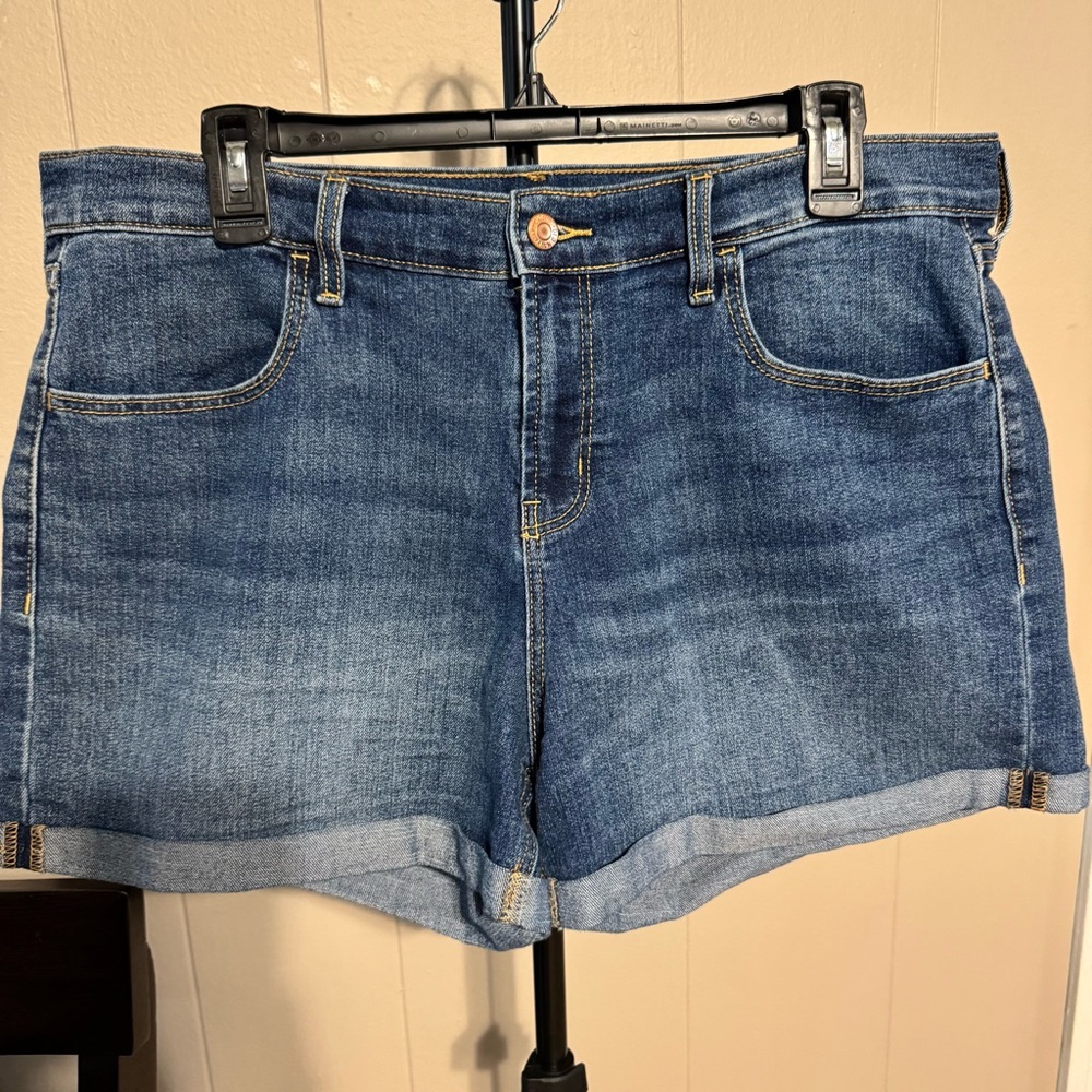 Old Navy Classic Blue Jean Shorts size 14
